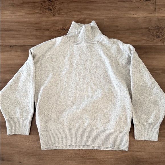 H&M Sweaters - H&M Women's Turtleneck Sweater